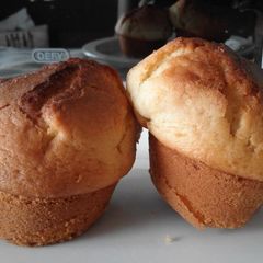 A picture of Vanilla muffins.