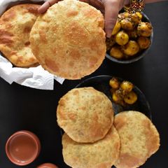 A picture of Radhaballabhi / Radhaballavi (BENGALI STYLE STUFFED DAL POORI).