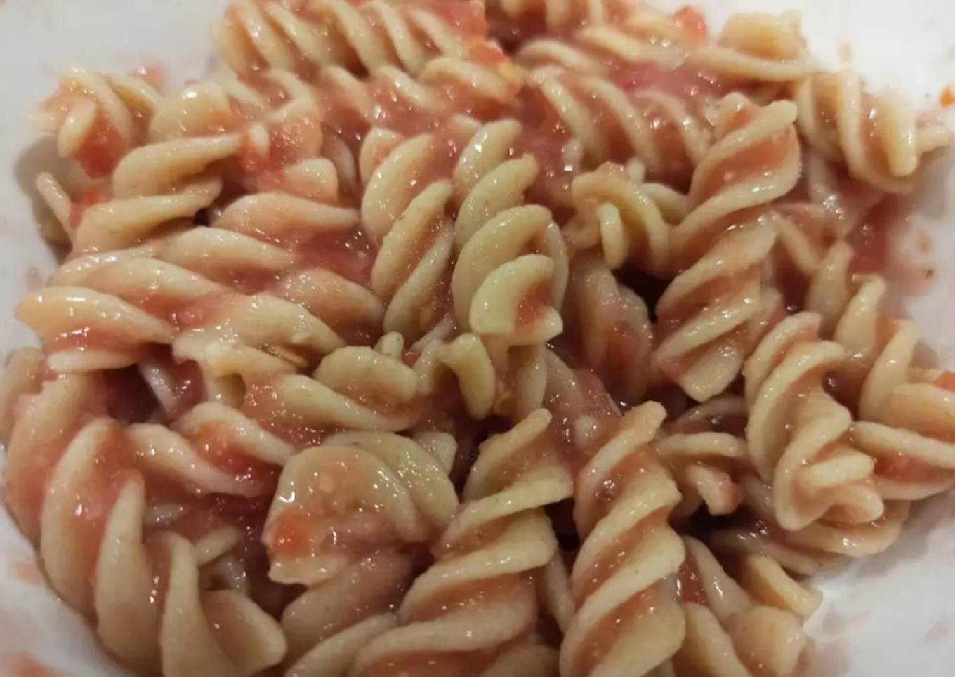 Pasta integral con tomate natural (BLW)