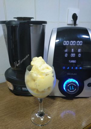 Una foto de Helado de mango sin azúcar con Mambo