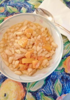 Una foto de Alubias con calabaza y pollo