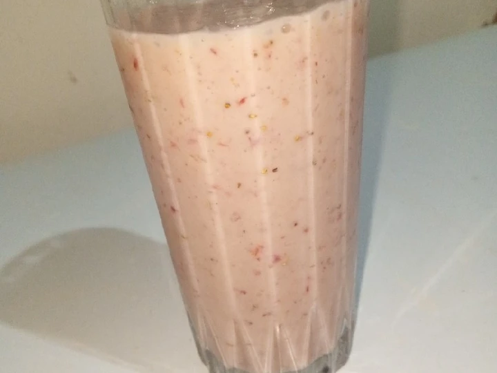 Easy Steps to Prepare Strawberry banana smoothie🍓🍌 the Delicious Delicious