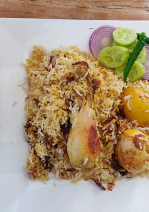 মুর্গ বিরিয়ানি (murg biriyani recipe in Bengali) রেসিপির প্রধান ছবি