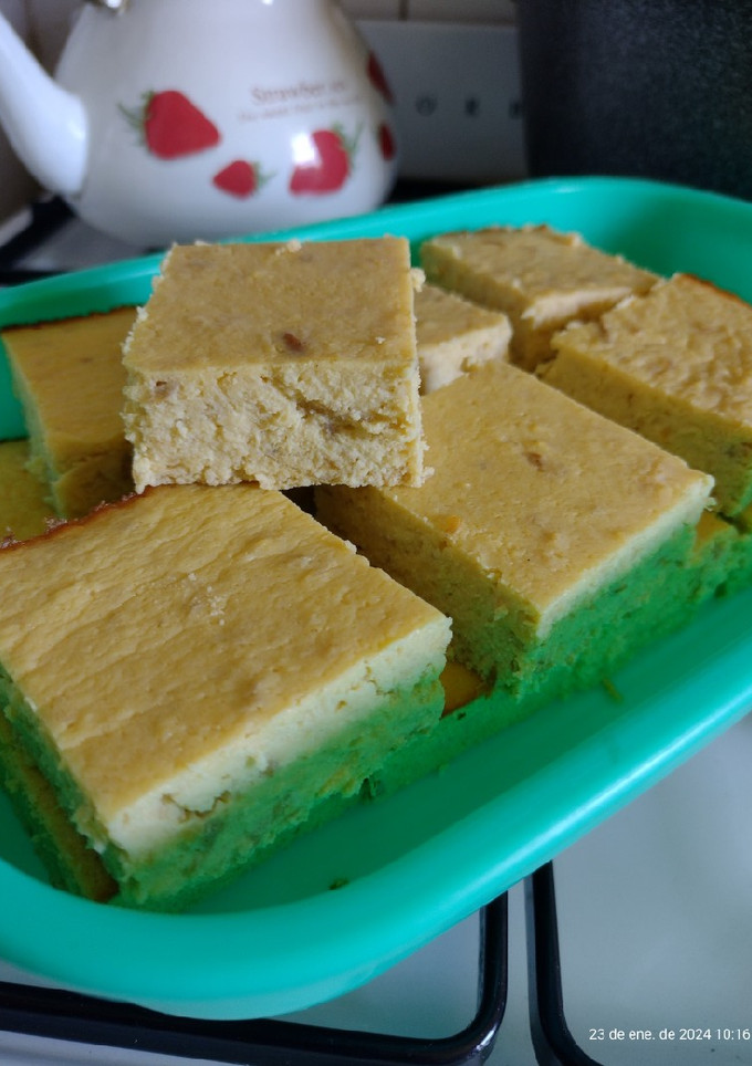 Una foto de Budín húmedo frutal. 🍎🍌Sin harina, sin azúcar. Sin TACC