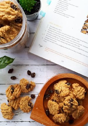 Foto resep Crunchy Oatmeal Raisin Cookies