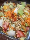 Ensalada de col china con piñones