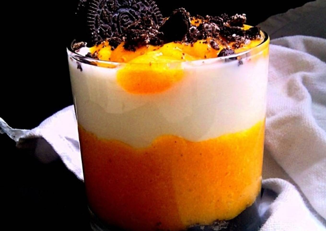 Oreo Mango Yogurt Parfait