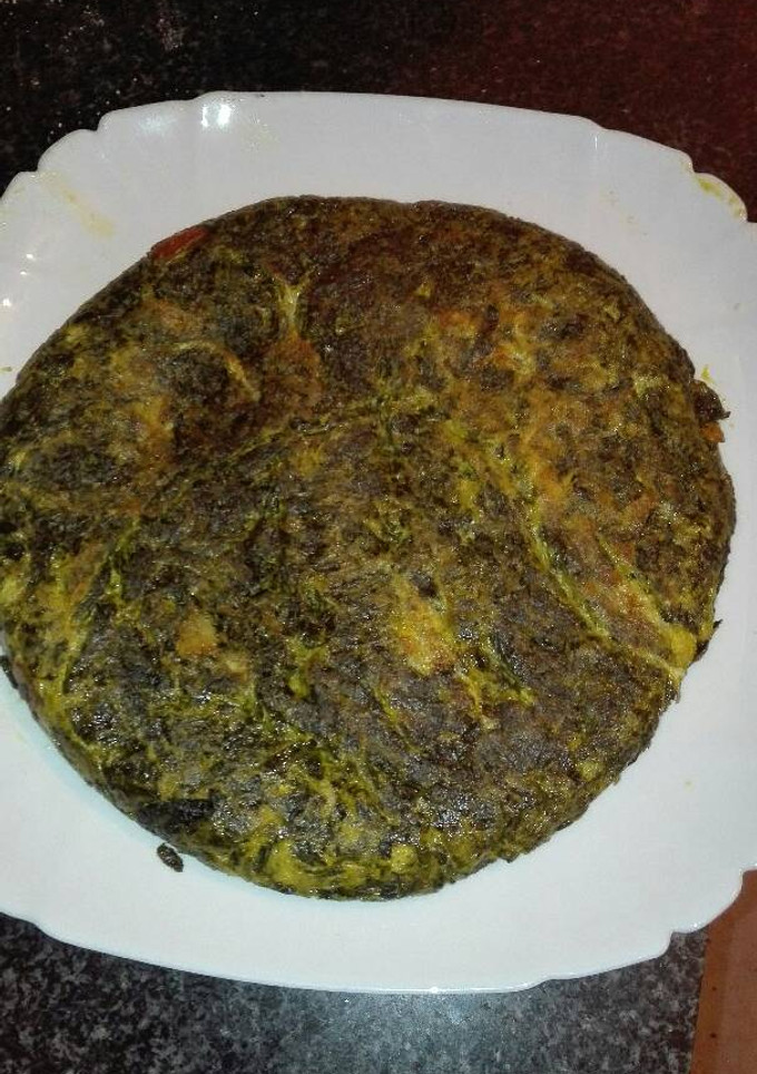 Una foto de Tortilla de espinacas y bacalao 