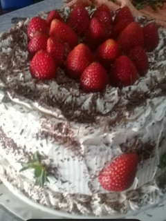 Una foto de 😍😍torta de cumpleaños con bizcochuelo casero😍😍