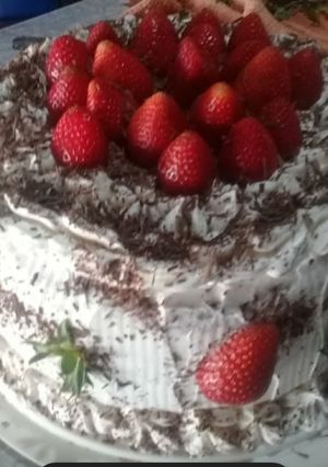 Una foto de 😍😍torta de cumpleaños con bizcochuelo casero😍😍