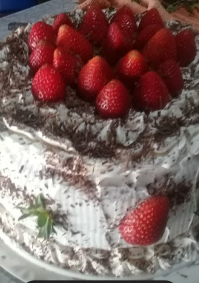 Una foto de 😍😍torta de cumpleaños con bizcochuelo casero😍😍
