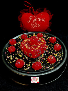 रेड रोज़ हार्ट कोकोनट डेजर्ट (red rose heart coconut dessert recipe in hindi) रेसिपी मुख्य फोटो