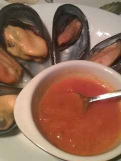 Una foto de Mejillones con salsa de azafrán