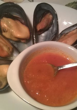 Una foto de Mejillones con salsa de azafrán