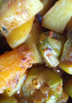 নিরামিষ আলু পটল কুমড়োর ডালনা (niramish aloo patoler dalna recipe in Bengali) রেসিপির প্রধান ছবি
