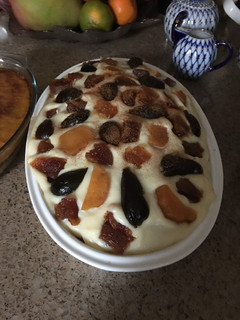 Una foto de Pastel borracho con dulces típicos