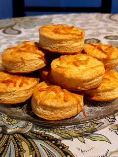 Una foto de Scones de queso 🧀