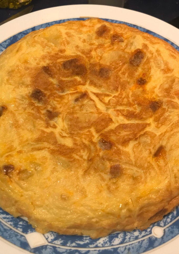 Una foto de Tortilla de patatas y chorizo