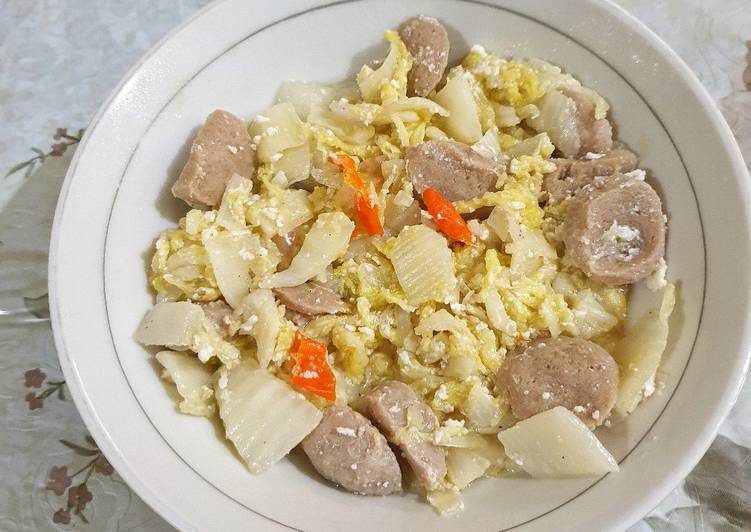 Cara memasak Sayur sawi dengan bakso dan telur Lezat