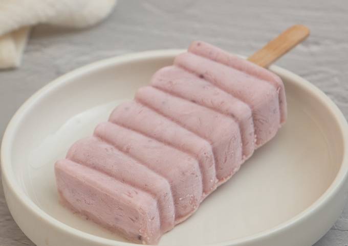 Fat-Free Frozen Yogurt Popsicles