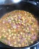 Garbanzos enlatados con tocineta