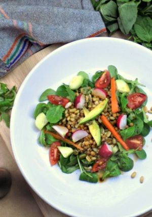 Una foto de Ensalada de grano de Kamut