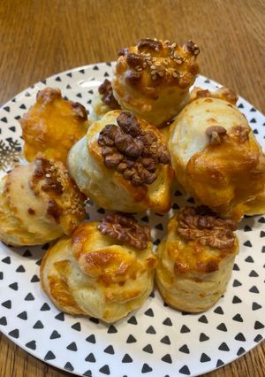Hajtogatott kovászos pogácsa recept fotója