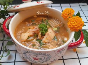 Hình của món Canh kim chi nấu thịt ba rọi.