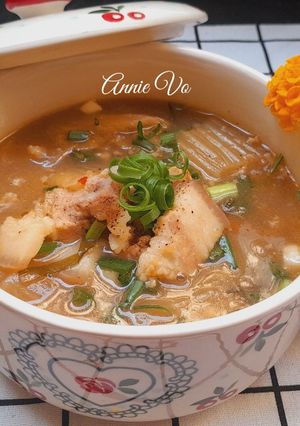 Hình của món Canh kim chi nấu thịt ba rọi.