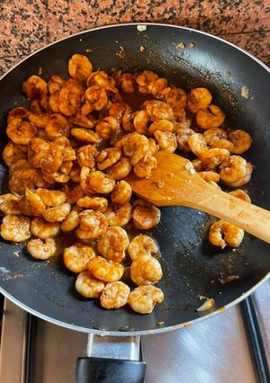 Una foto de Camarones a la salsa barbacoa