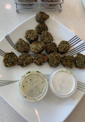 પાલક મેથી ના મલ્ટીગ્રેઇન મુઠીયા (Palak Methi Multigrain Muthia Recipe In Gujarati) રેસીપી મુખ્ય ફોટો