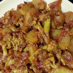 A picture of Aloo gobhi tamater.
