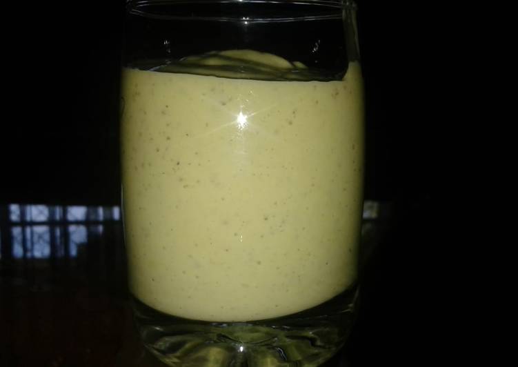 Avocado and peanut smoothie