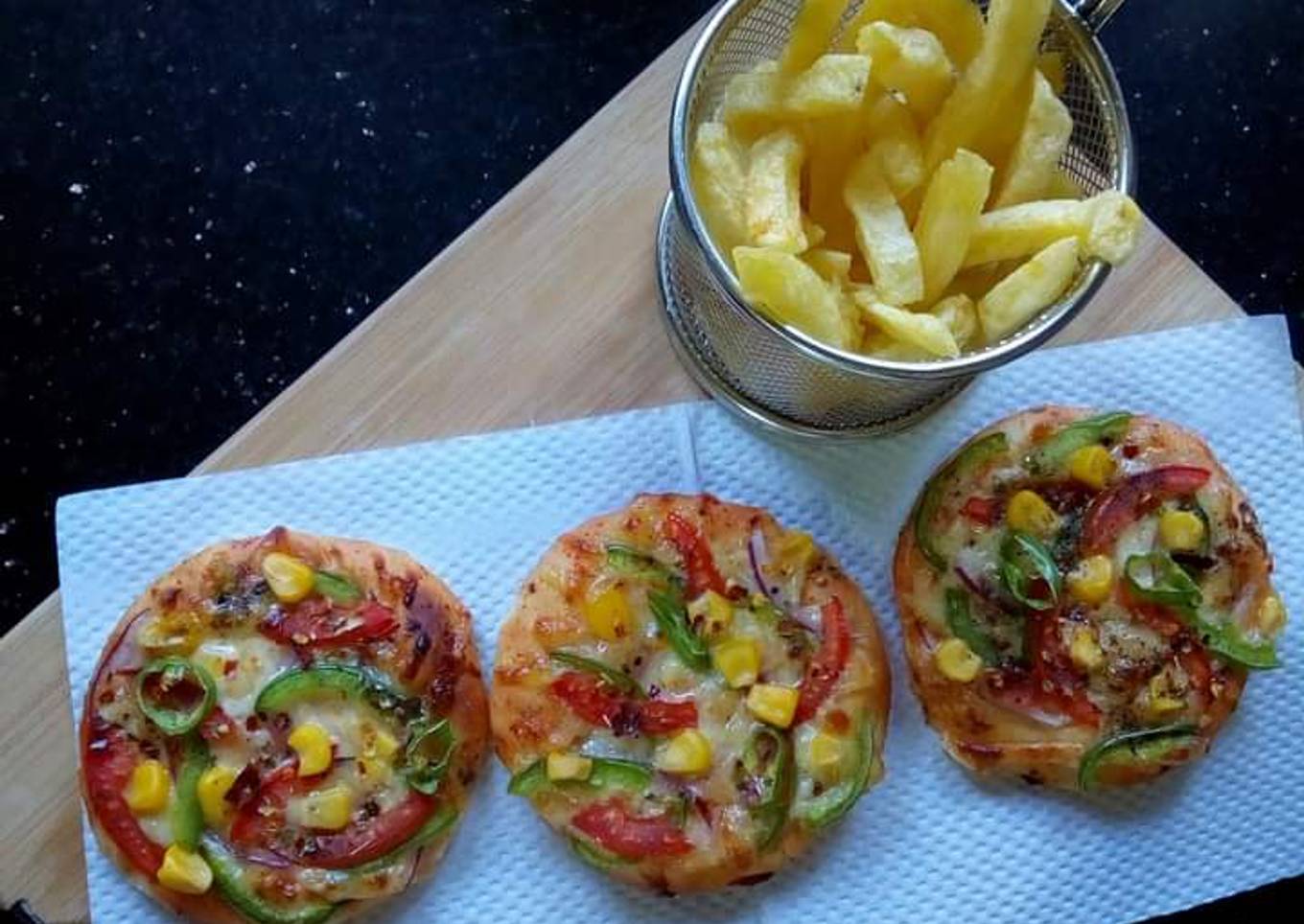 Mini pizza#recipemarathon#baking