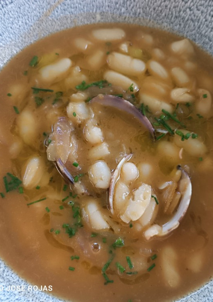 Una foto de Judías blancas con almejas y crema de bogavante 🦞🦞
