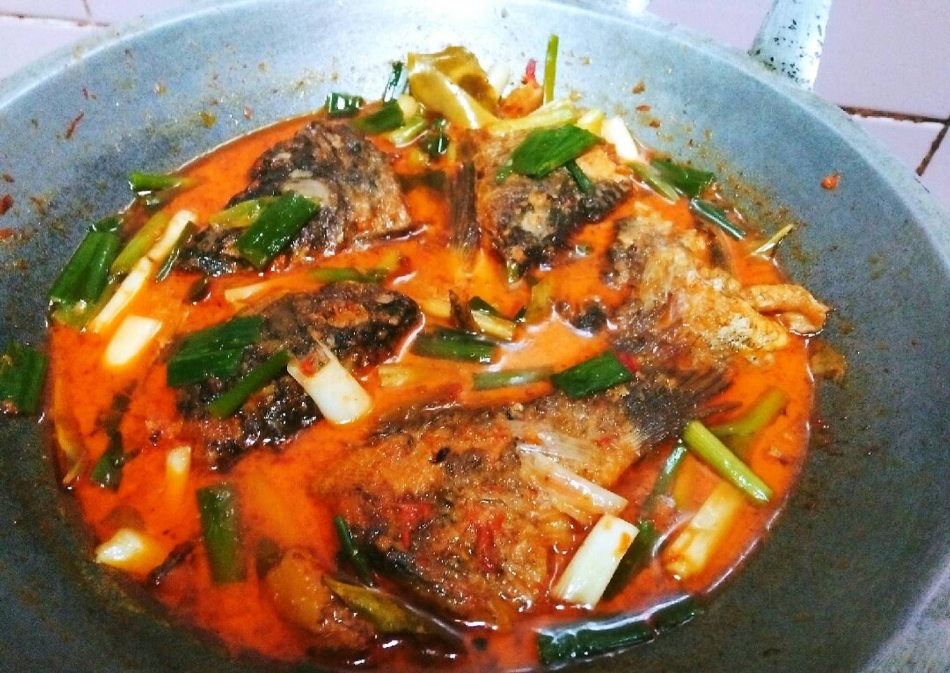 Bagaimana Membuat 40. Sup Gurih Ikan Mas Bumbu Kuning Anti Gagal