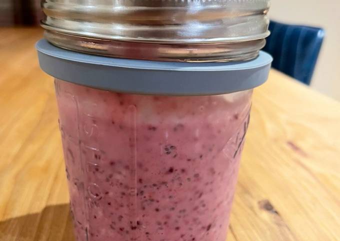 Mixed Berries Overnight Oats