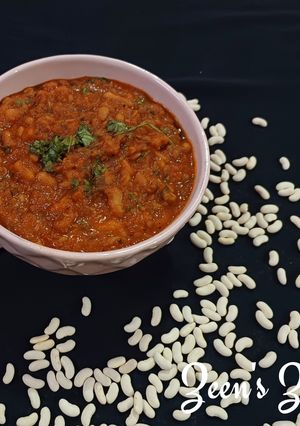 A picture of White Rajma Masala.