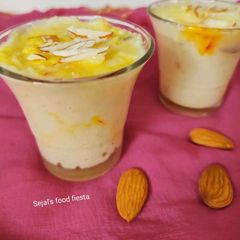 A picture of Shahi saffron phirni.