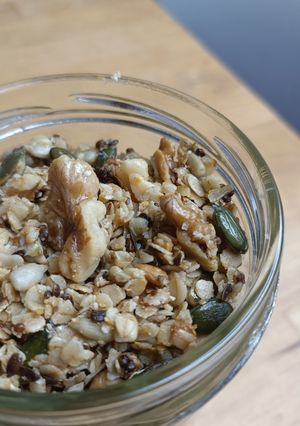 Une photo de 🌿 Granola salé noix avoine sarrasin