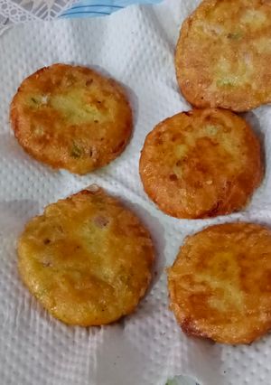 A picture of Mong daal tikki.