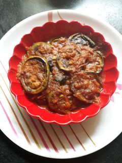 টমেটো বেগুন (Tomato begun recipe in Bengali) রেসিপির প্রধান ছবি