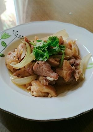 Hình của món Gà & heo xào hành tây.