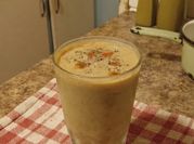 Una foto de sopas frías