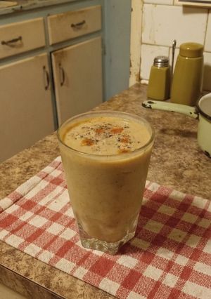 Una foto de Cocina de subsistencia: Sopa Fria de Pan duro y caldo de Lentejas