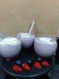 મિક્સ બેરી મિલ્ક શેક (Mix Berry Milk Shake Recipe In Gujarati)