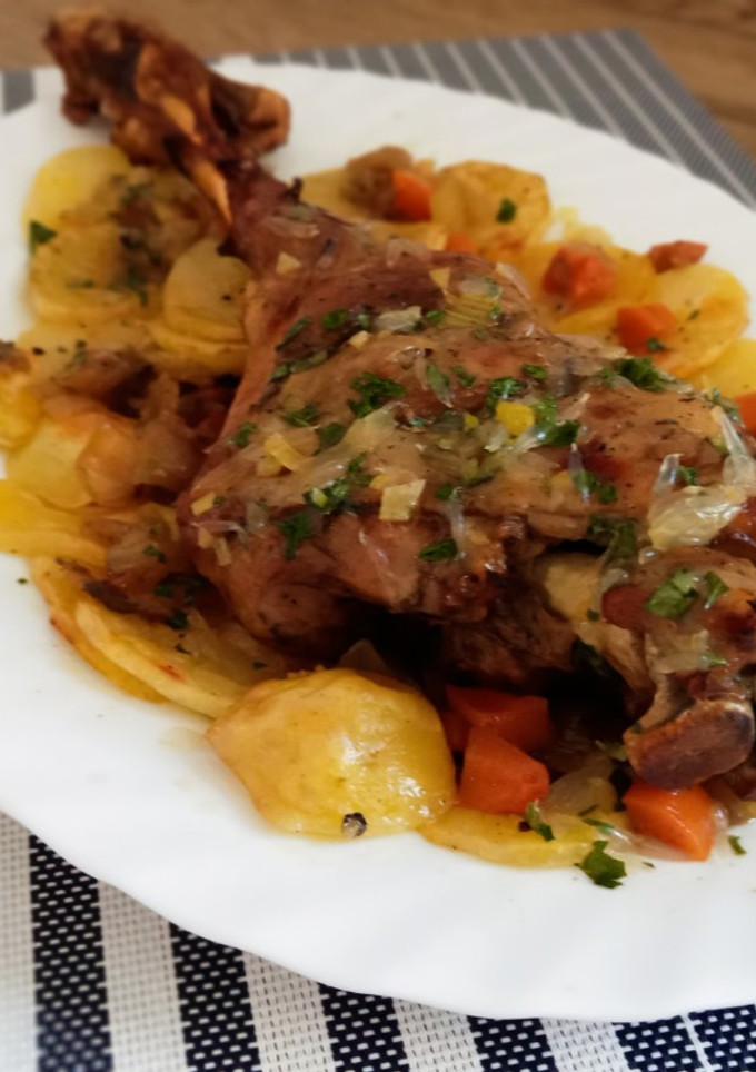 Una foto de Paletilla de cordero con salsa cítrica/especial Navidad