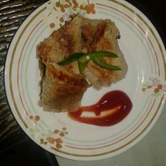 A picture of Instant bread spring roll.