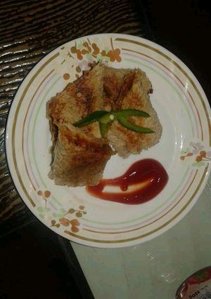 A picture of Instant bread spring roll.