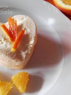 Una foto de Bavarois de naranja